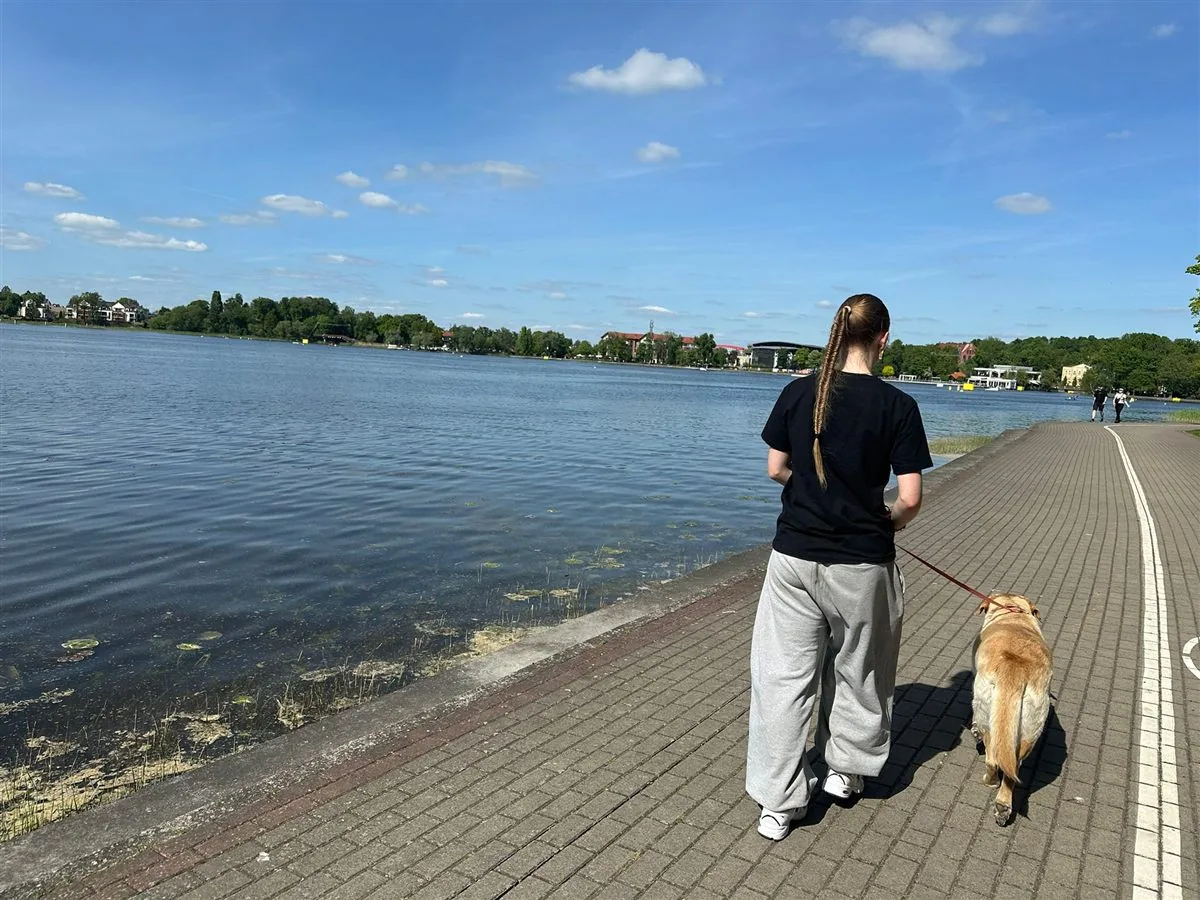 Trening na spacerze przy promenadzie w Olsztynie